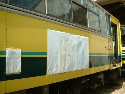 ムーミン列車の絵付け作業が始まりました。
